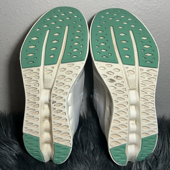 On Running Cloudsurfer 'Pearl Ivory' Women's White and Green Sneakers Size 7 - Picture 9 of 10